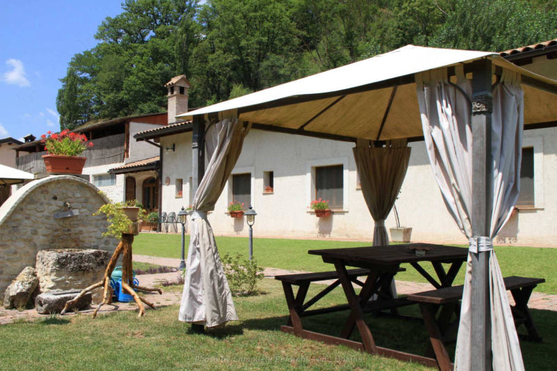 esterno la valle del sambuco